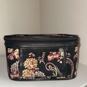 Travel makeup bag
